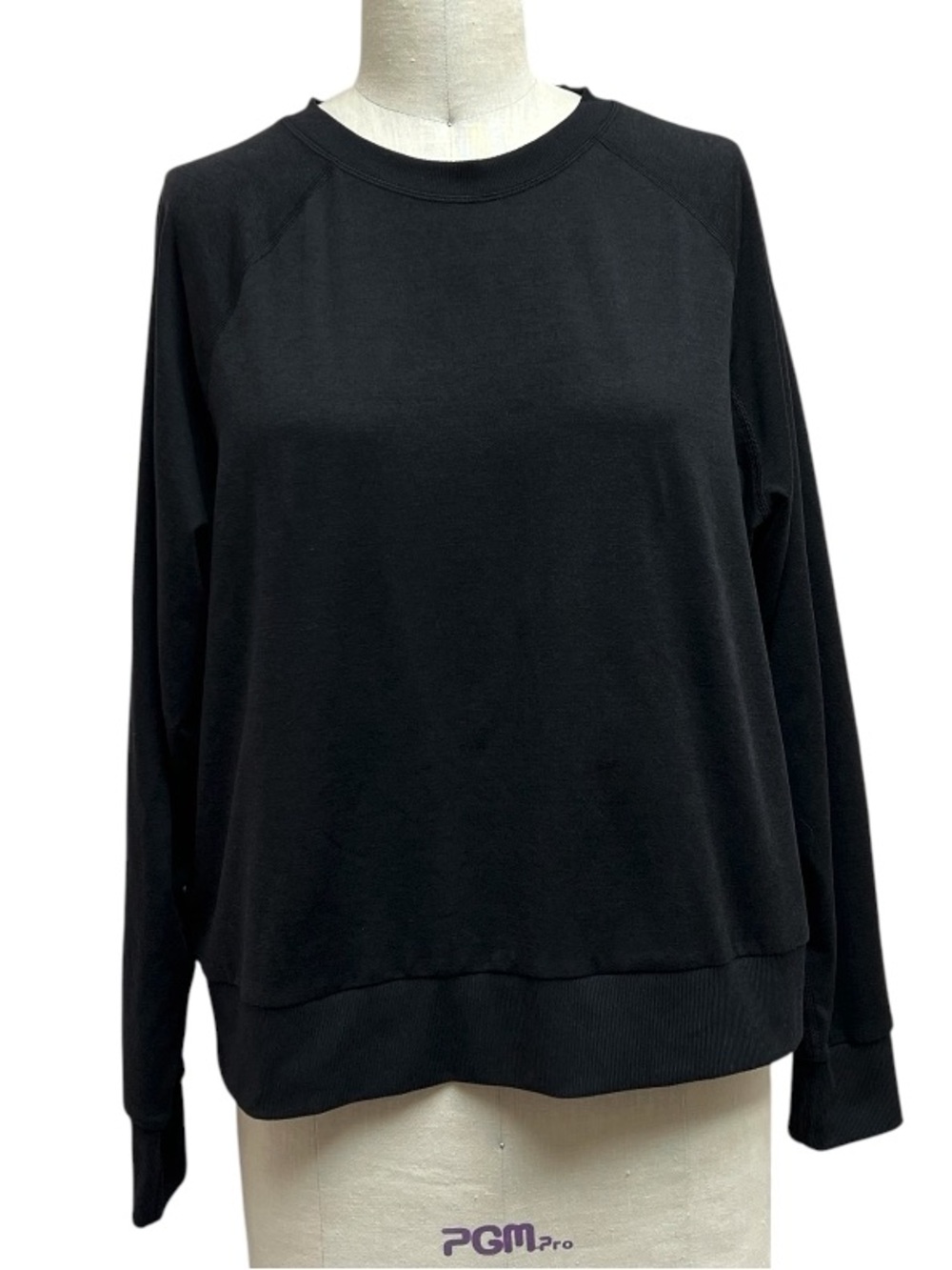 Vuori Halo Long-Sleeve Stretch-Jersey Sweatshirt - Picture 2 of 9